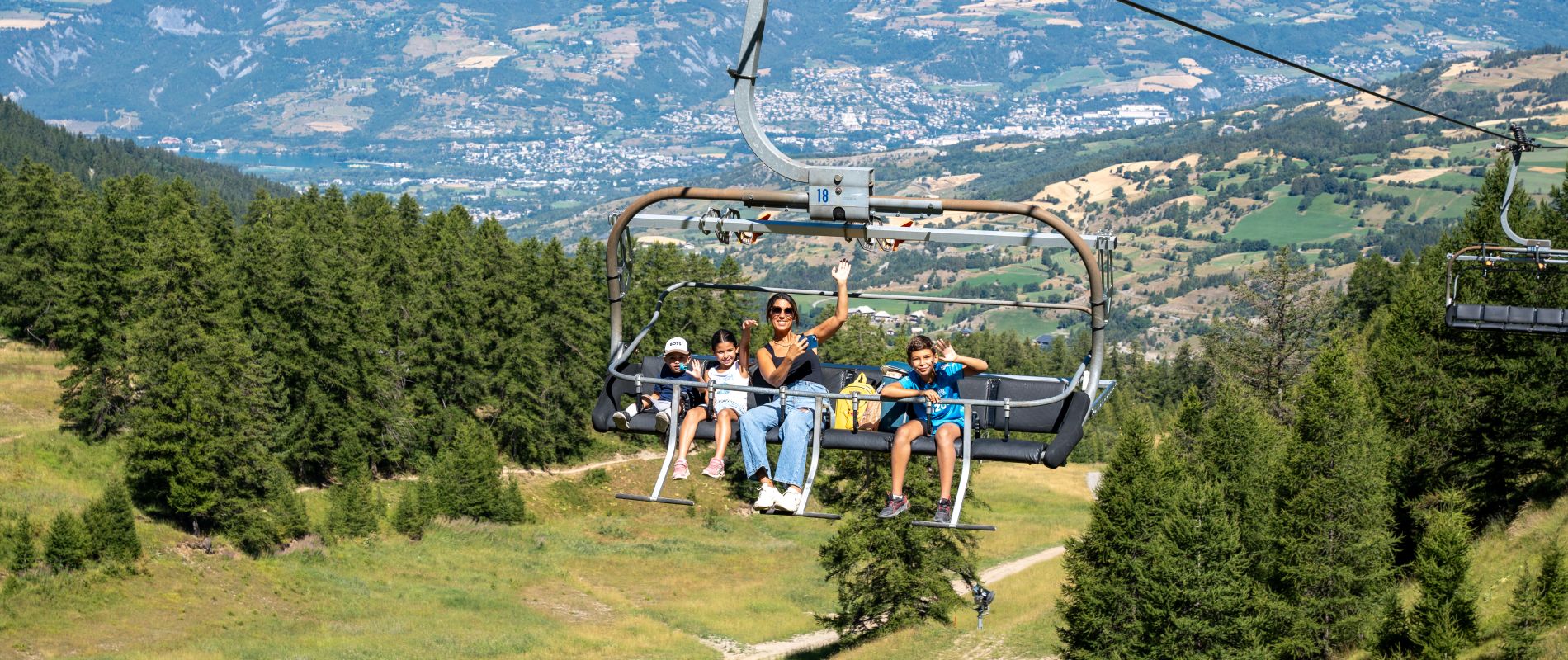 Remontées mecaniques télésièges randonnées Les Orres, Alpes du Sud
